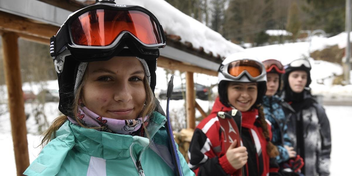 Žiaci osemročných gymnázií už nebudú ukrátení o príspevok na lyžiarsky kurz: Novela zákona im umožní uplatniť si ho dvakrát