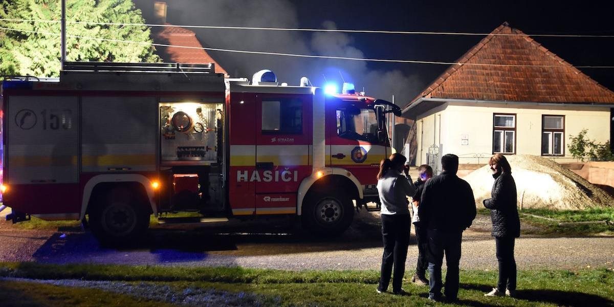 Pri Martine horel rodinný dom: Požiar si vyžiadal jednu obeť