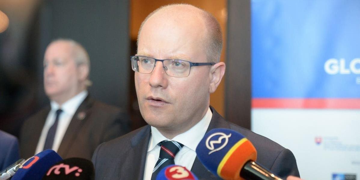 Premiér Bohuslav Sobotka z postu predsedu strany ČSSD neodchádza, bude ju viesť aj naďalej