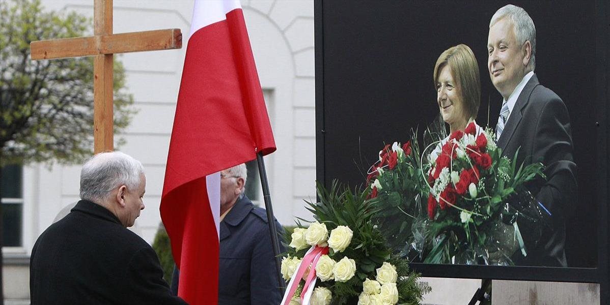 Poľská polícia obvinila protivládnych demonštrantov za narušenie pietnej spomienky exprezidenta Lecha Kaczynského
