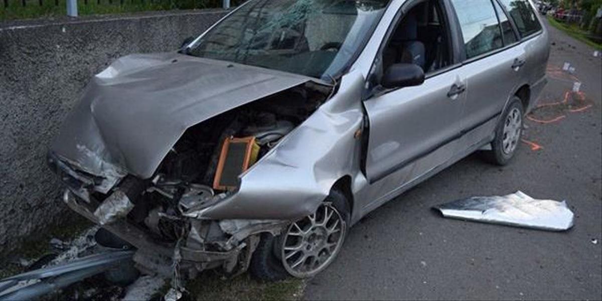 FOTO Neskúsený šofér bez vodičáku havaroval, výsledkom sú štyri zranené deti