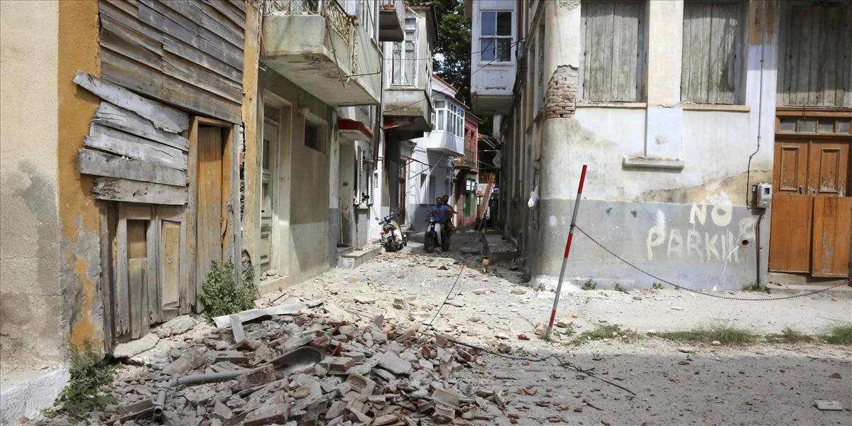 Aktualizované: Pri zemetrasení v Egejskom mori utrpelo na ostrove Lesbos zranenia 10 ľudí