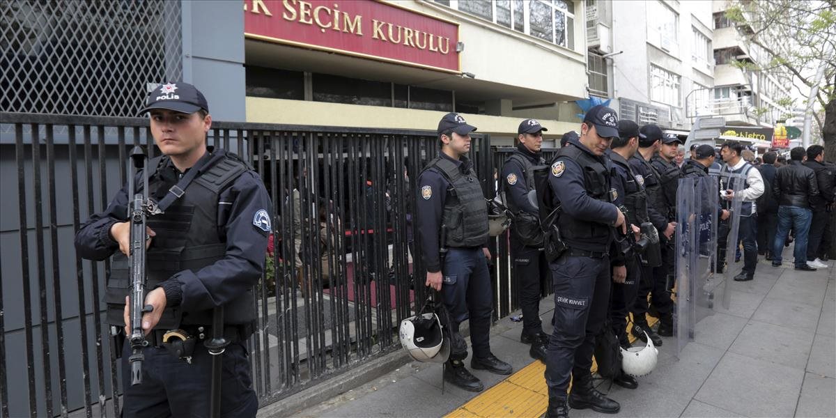 V Turecku v rámci policajných razií zadržali ďalších 78 právnikov