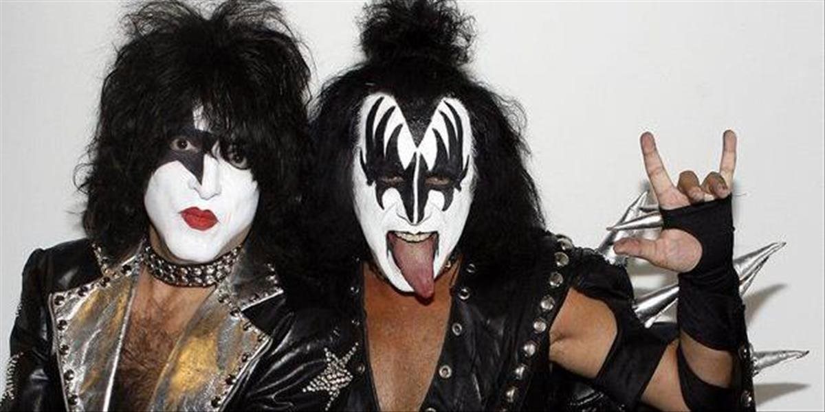 Basgitarista Gene Simmons z kapely Kiss požiadal o patentovanie známeho gesta