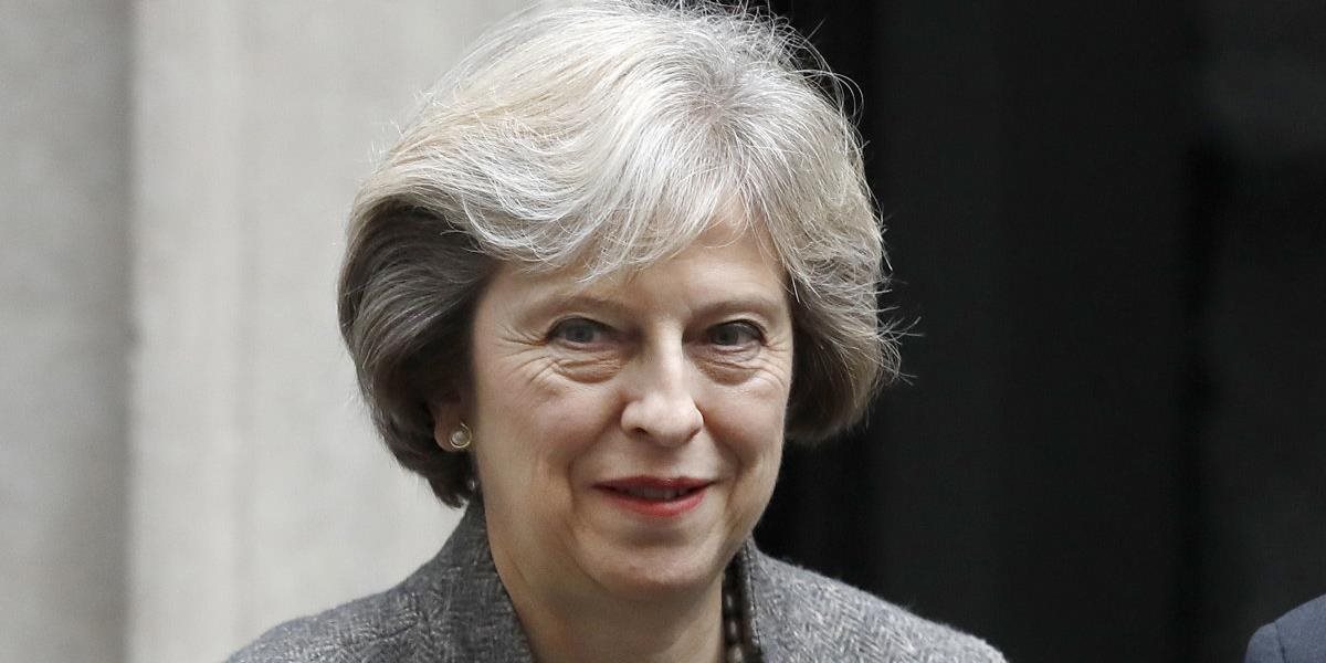 Premiérka Mayová prisľúbila 5 miliónov libier obetiam požiaru v Londýne