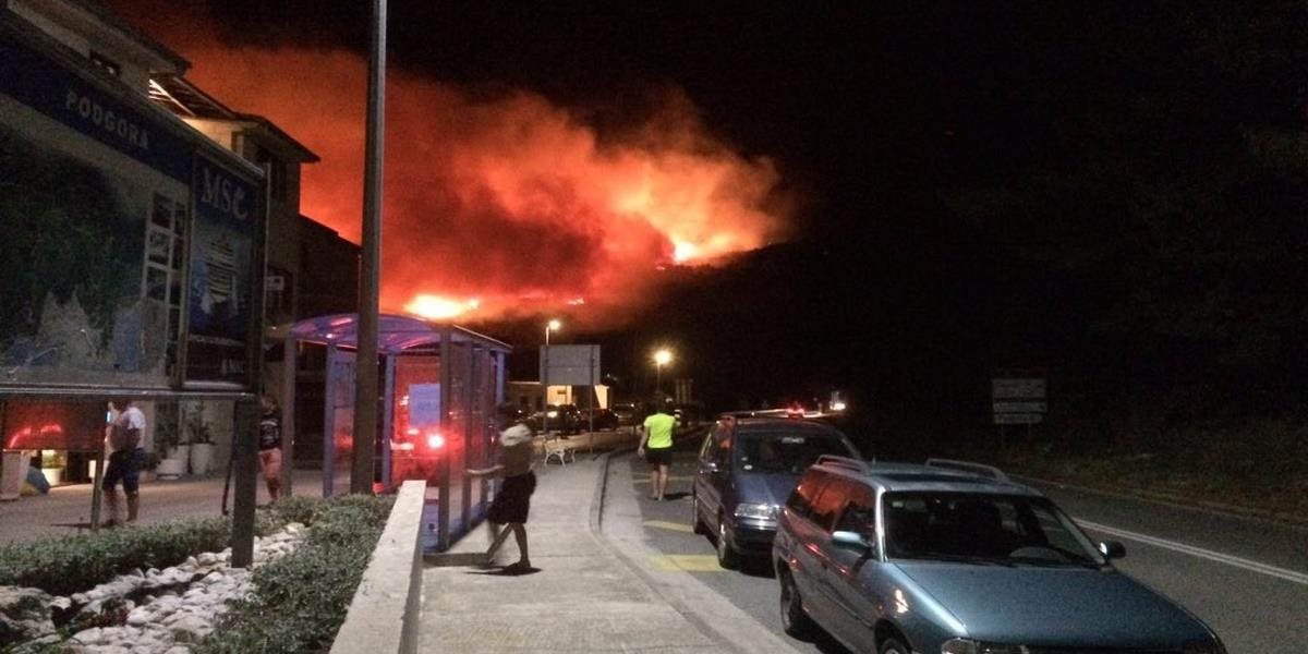 Na Makarskej riviére pre lesné požiare už evakuovali stovky turistov