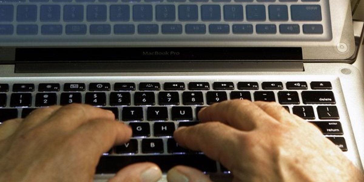 Čoraz viac teroristov dokáže zostrojiť bombu z obyčajného laptopu