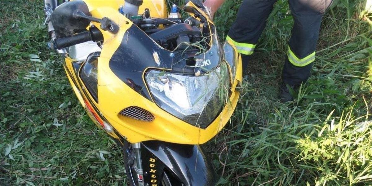 FOTO Ďaľšia zbytočná smrť motorkára: Motocyklista neprežil zrážku s traktorom