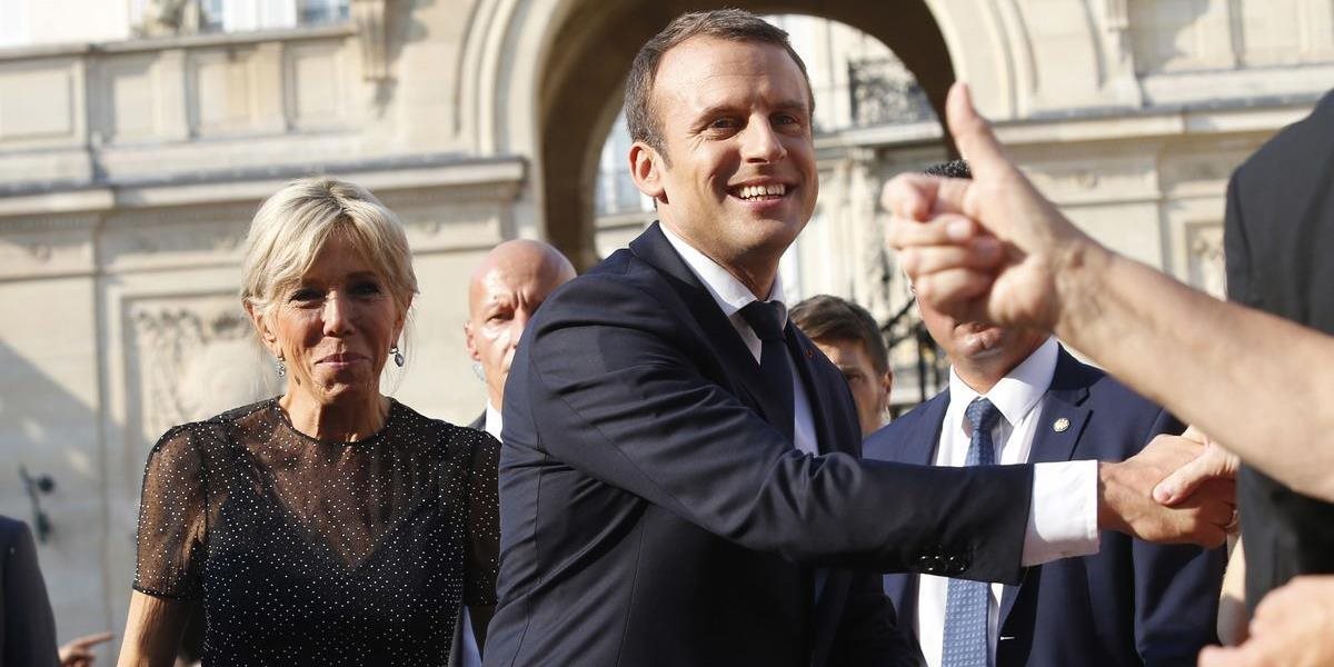 Macron žiada vyvodenie politických dôsledkov pre štáty EÚ, ktoré nerešpektujú jej pravidlá
