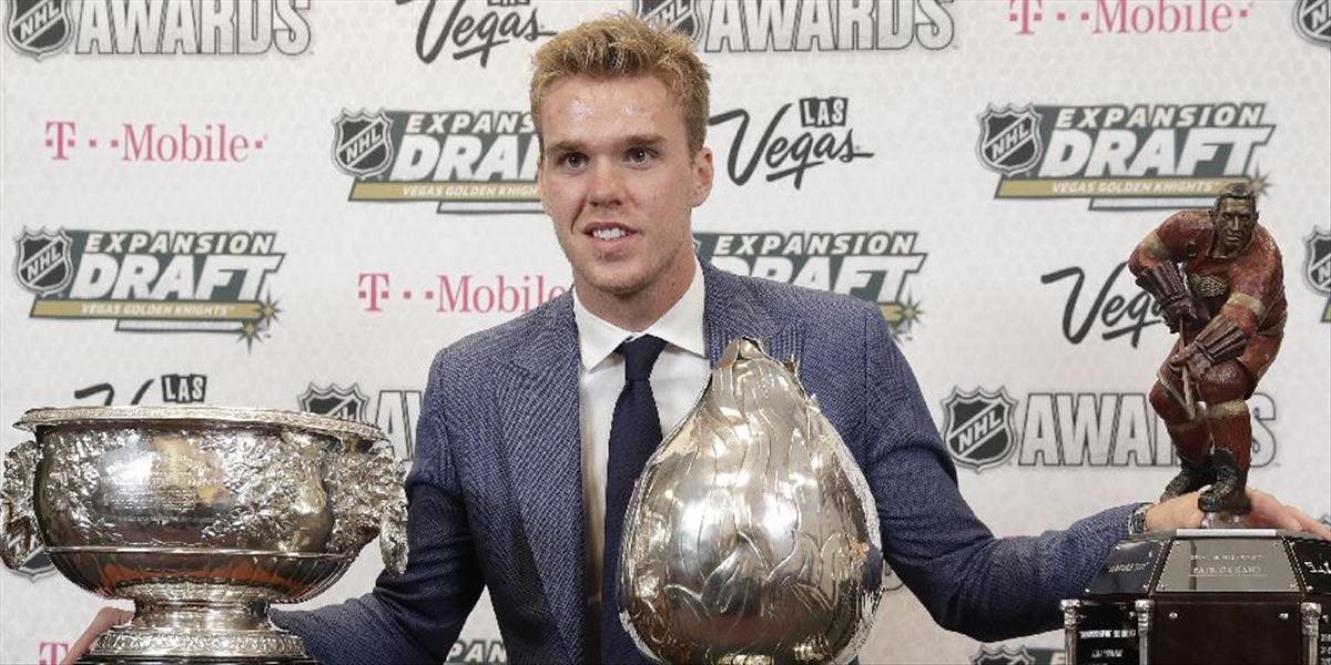 NHL: Galavečer ovládol McDavid, získal Hartovu aj trofej Teda Lindsayho