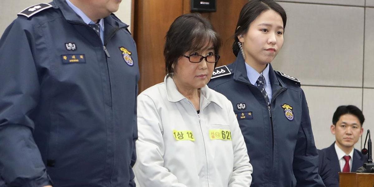 Juhokórejský súd vyriekol verdikt: Priateľka zosadenej prezidentky pôjde na tri roky za mreže