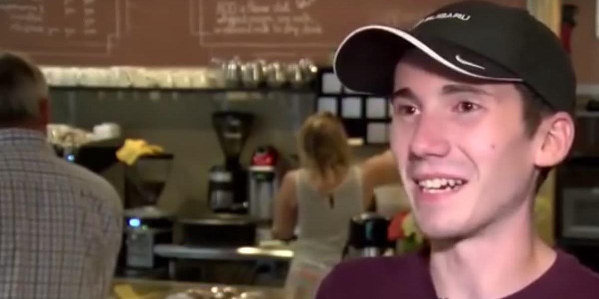 VIDEO Majiteľ kaviarne učí zákazníkov slušnému správaniu: Vtipná výchovná metóda ho zviditeľnila po celom svete