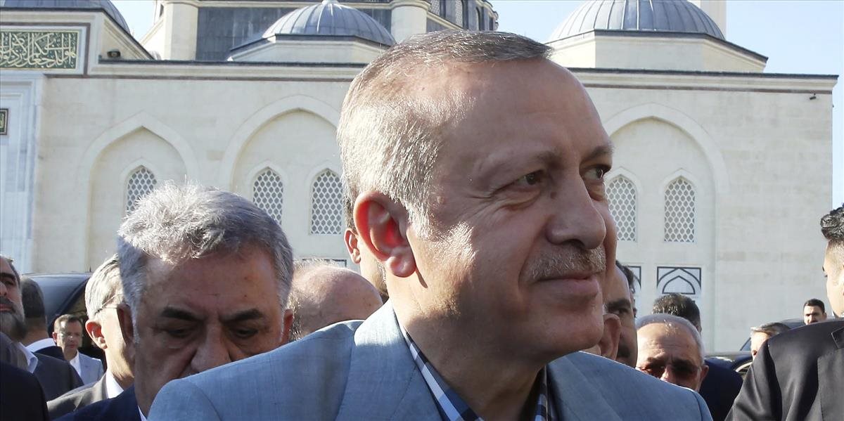 Prezidenta Erdogana postihla v mešite v Istanbule krátka nevoľnosť