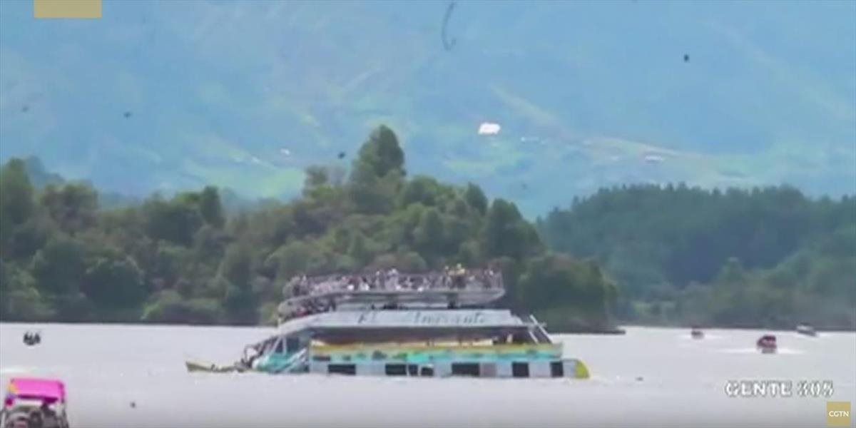 VIDEO V Kolumbii sa potopila turistická loď: Tragédiu neprežilo 10 ľudí a stále hľadajú nezvestných