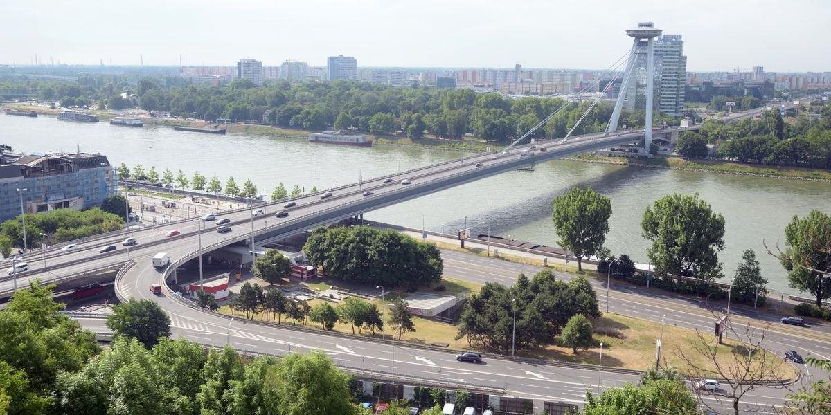 Vodiči pozor: V Bratislave začnú 3. júla s opravou vozovky na Moste SNP, pripravte sa na obmedzenia