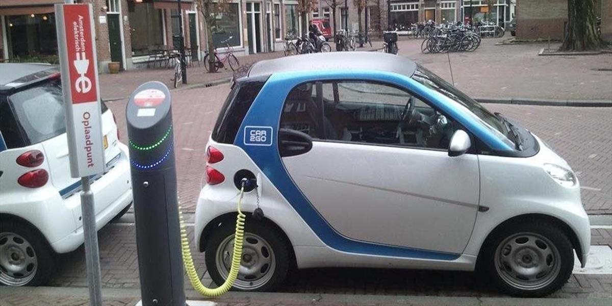 Nemci aj napriek štátnej dotácii nemajú záujem o elektromobily