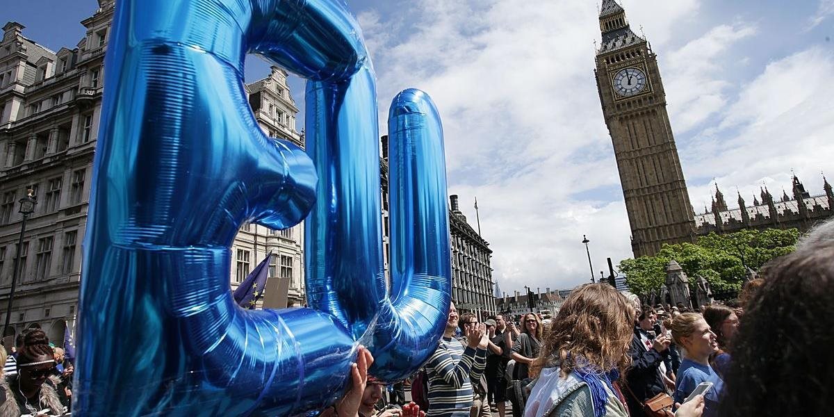Britániu po brexite čaká masový odchod kvalifikovaných pracovníkov, mnohí z nich plánujú opustiť krajinu