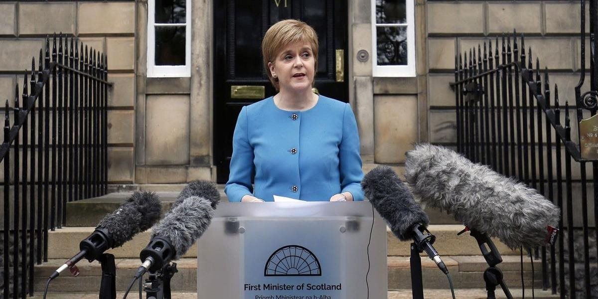 Referendum o nezávislosti Škótska sa presúva na neurčito, premiérka sa chce sústrediť na rokovania