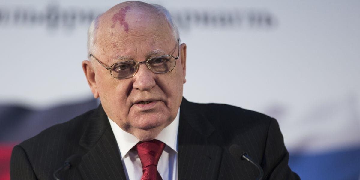 Gorbačov na radu lekárov nepocestuje na poslednú rozlúčku s Helmutom Kohlom