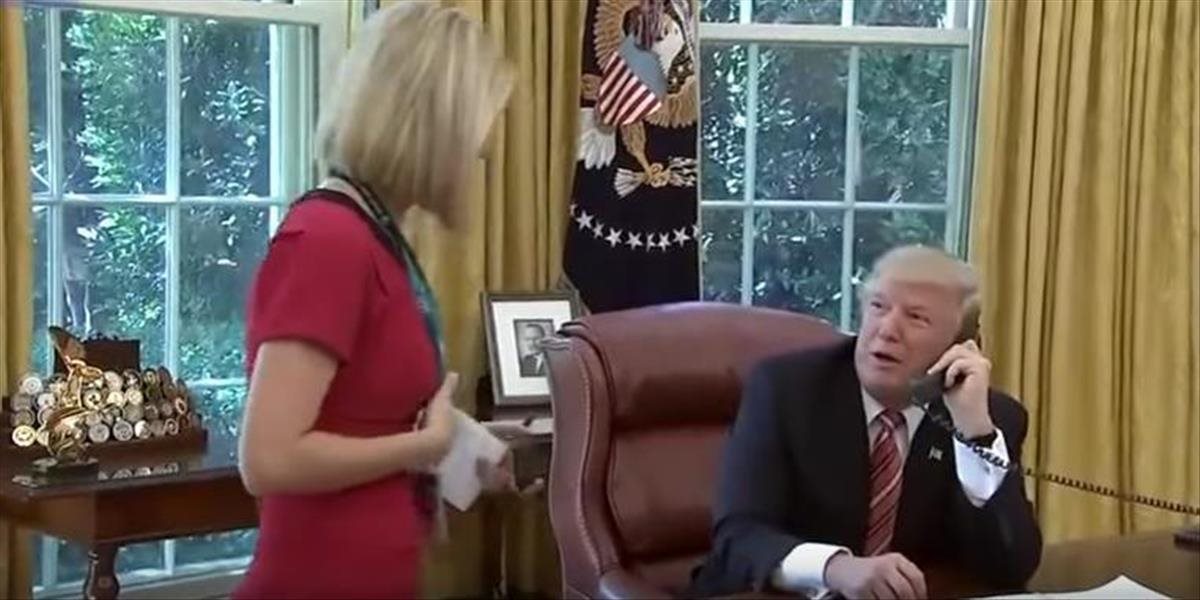 VIDEO Trump prerušil rozhovor s írskym premiérom a flirtoval s novinárkou
