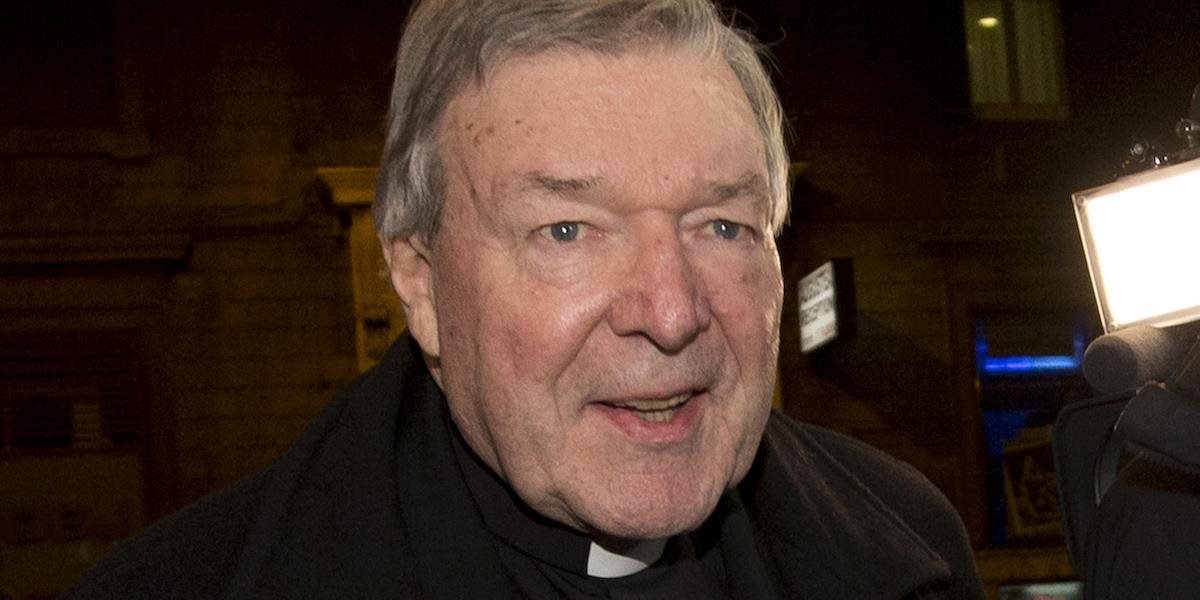 Austrálska polícia obvinila vatikánskeho kardinála zo sexuálnych deliktov: Pell však obvinenia odmieta