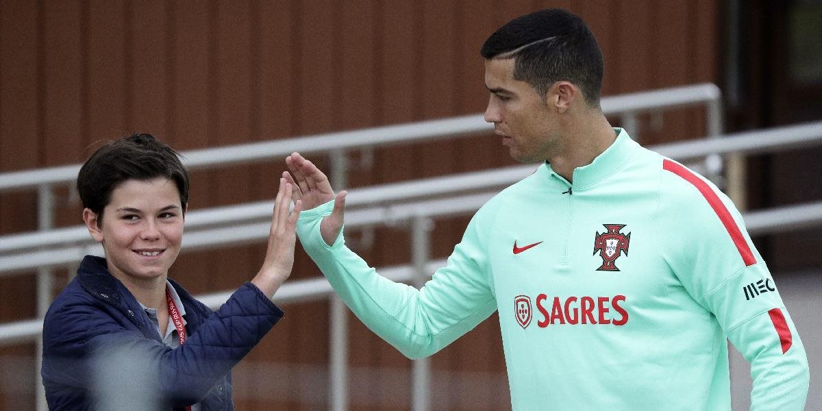 Ronaldo opustil portugalský tím, prednosť dostali jeho dvojičky