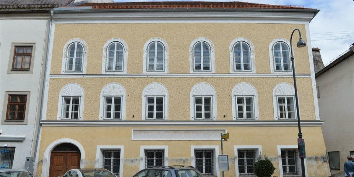 Rakúsky súd vyvlastnení Hitlerov rodný dom kvôli neonacistom