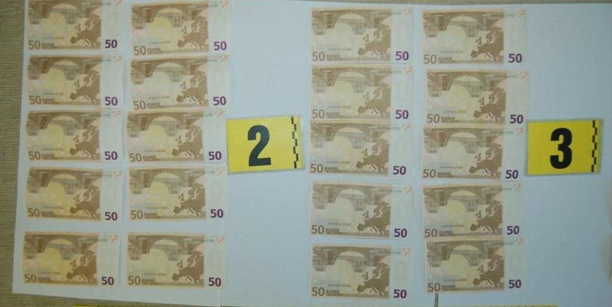 Poliaci na Slovensku šírili falošné bankovky