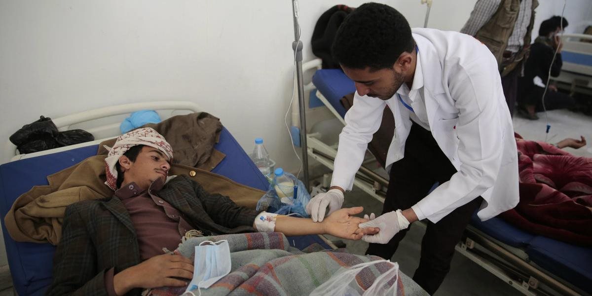 Epidémia v Jemene má na svojom konte tisíce mŕtvych, nekontrolovateľne sa šíri ďalej