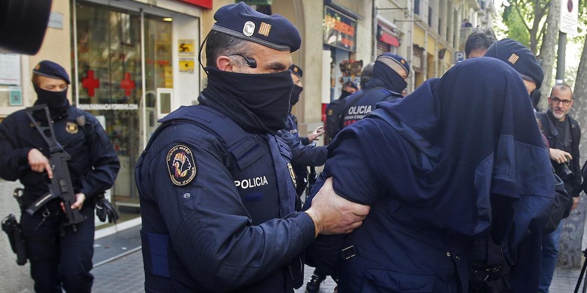 Dvoch mužov zadržaných pri raziách v Bruseli obvinili z terorizmu: Obaja sú štátnymi príslušníkmi Belgicka