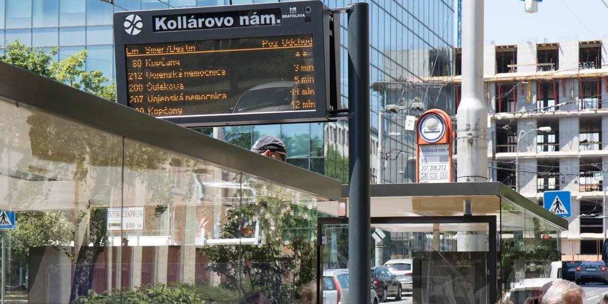 FOTO Na bratislavských zastávkach MHD pribudnú elektronické informačné tabule