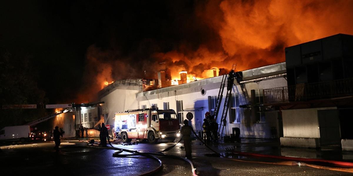 V Moskve horelo nákupné centrum: Požiar si vyžiadal 14 zranených