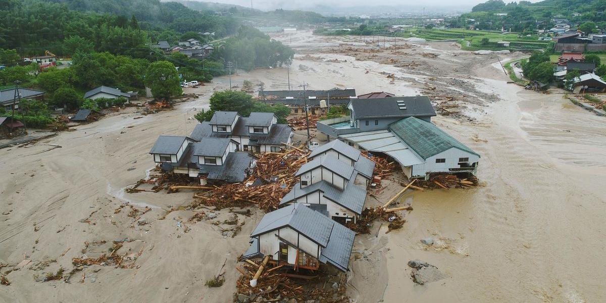 VIDEO+FOTO Japonsko trápia silné dažde, počet obetí stúpa