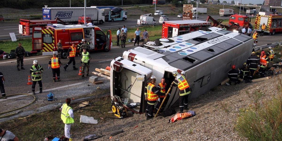 AKTUALIZOVANÉ V Srbsku sa prevrátil poľský autobus: Medzi pasažiermi boli prevažne deti