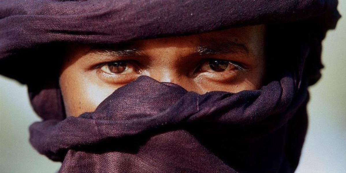 VIDEO Aj Islám môže byť naruby. V kmeni Tuarégov si zahaľujú tvár muži a slobodné ženy si užívajú život naplno