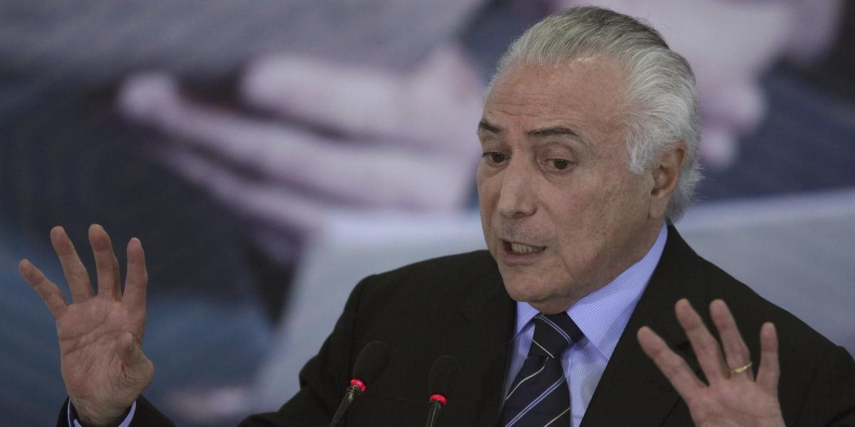 Parlamentný výbor v Brazílii odmietol iniciovať súdny proces s prezidentom, ktorý bol obvinený z korupcie