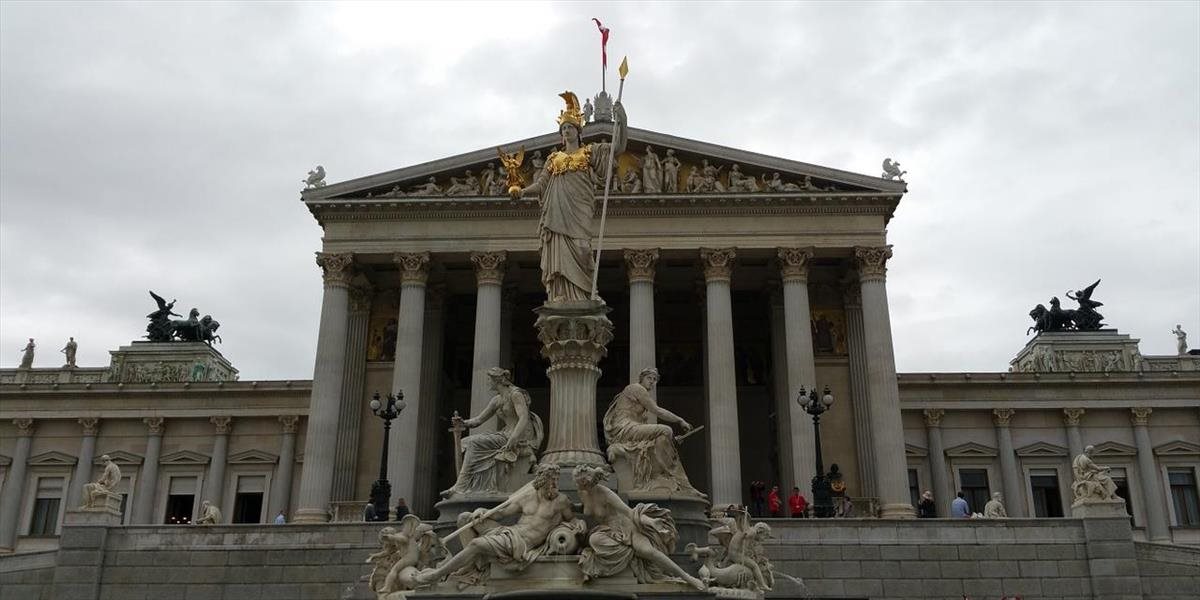 Predčasné parlamentné voľby budú v Rakúsku 15. októbra: Návrh dnes jednomyseľne schválili