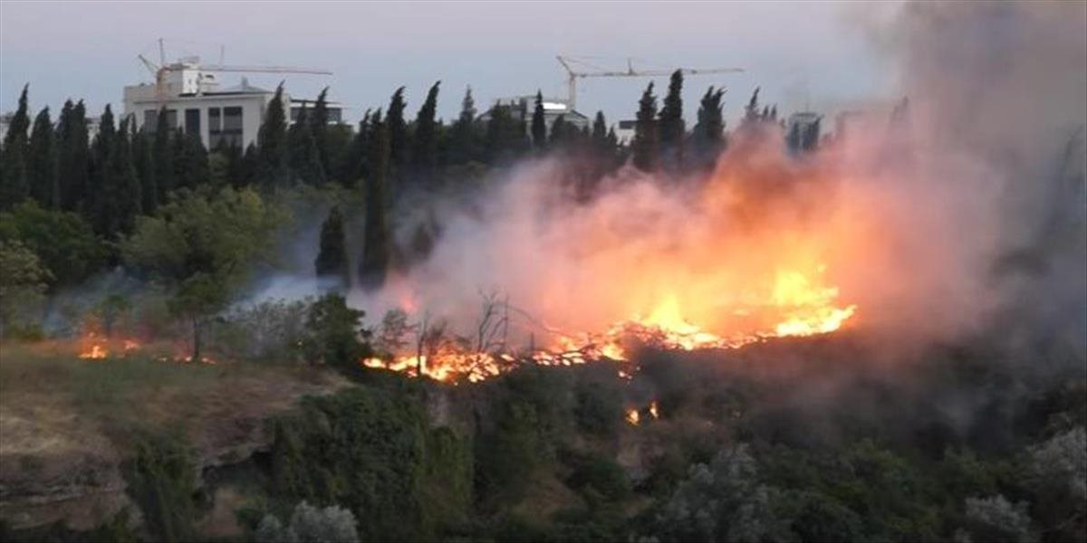 Hasiči v okolí Podgorice bojujú s vyše 30 požiarmi