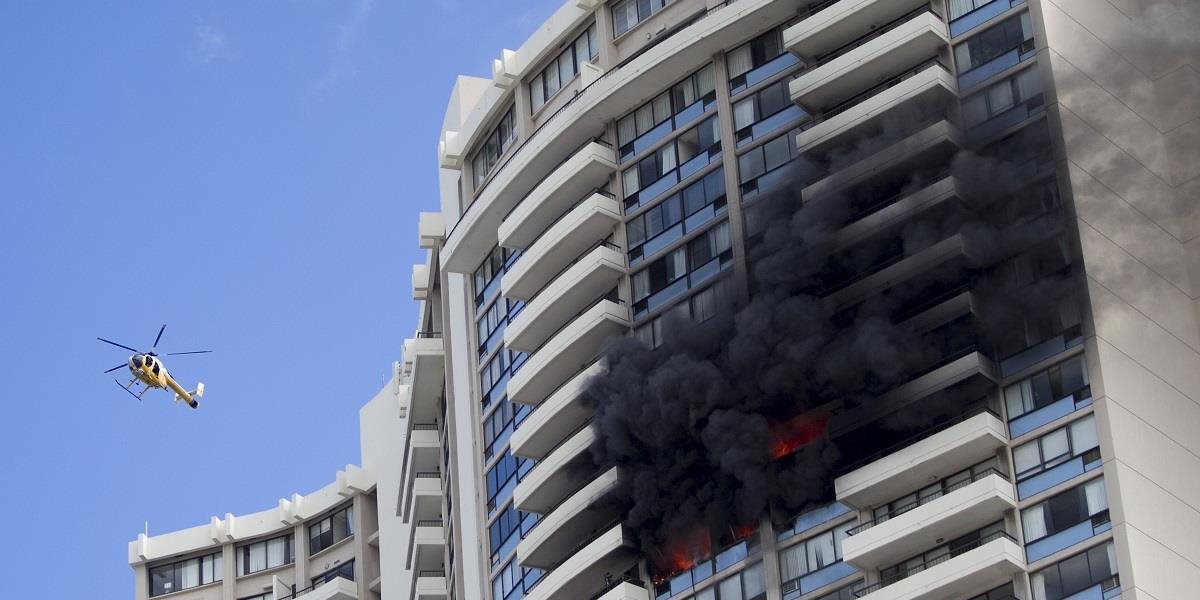 VIDEO Pri požiari vo výškovej budove zahynuli traja ľudia