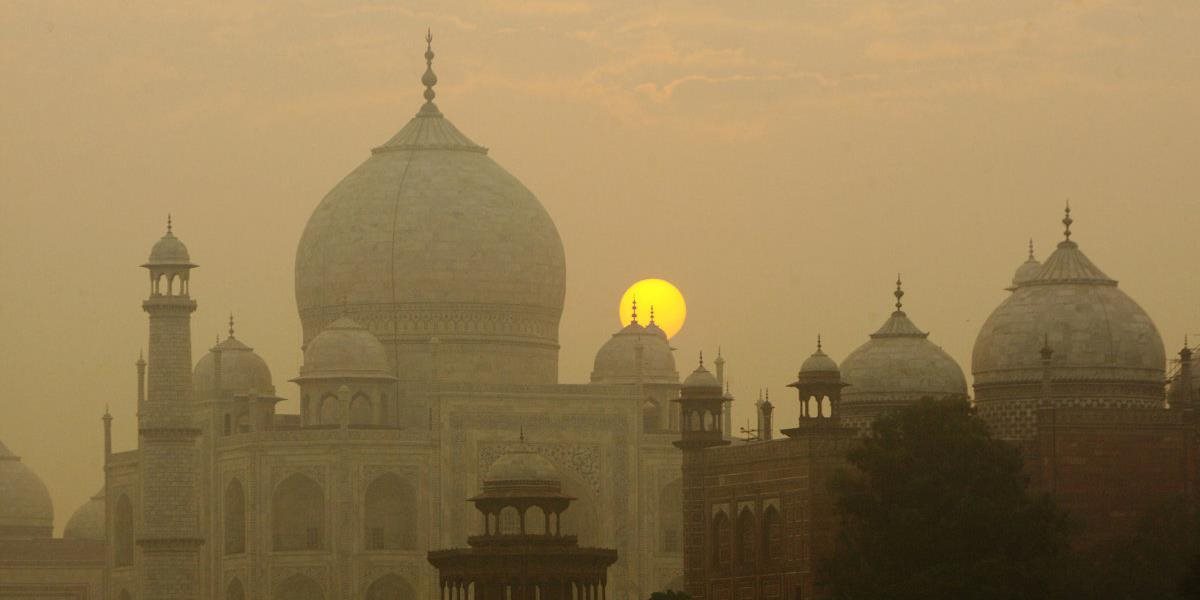 Tádž Mahal - symbol lásky muža a ženy a "pútnické miesto" zaľúbených