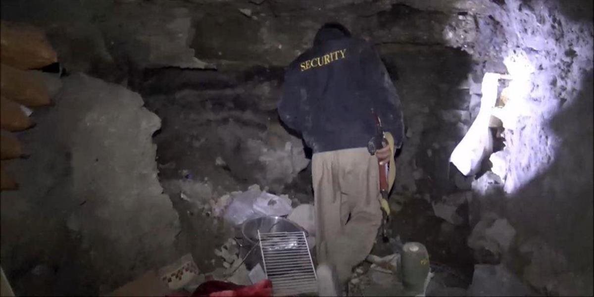 V tajnom tuneli zadržali bojovníčky IS