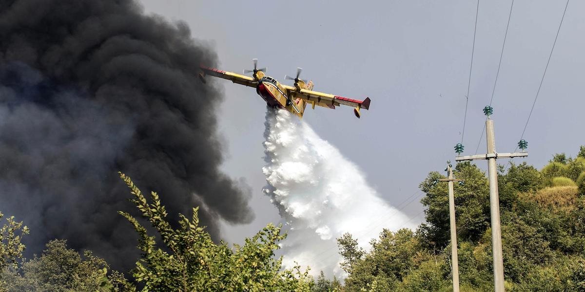 Hasiči v Chorvátsku a Čiernej Hore zapásia s ohňom: Ide o najhoršie lesné požiare za túto sezónu