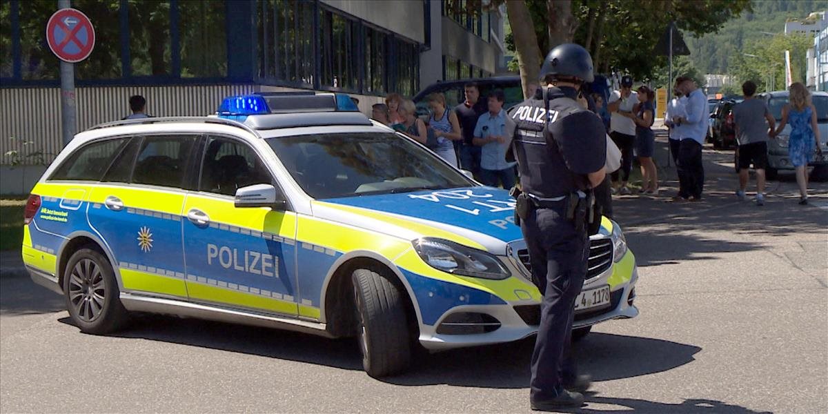 Nemecká polícia na strednej škole zatkla ozbrojeného muža