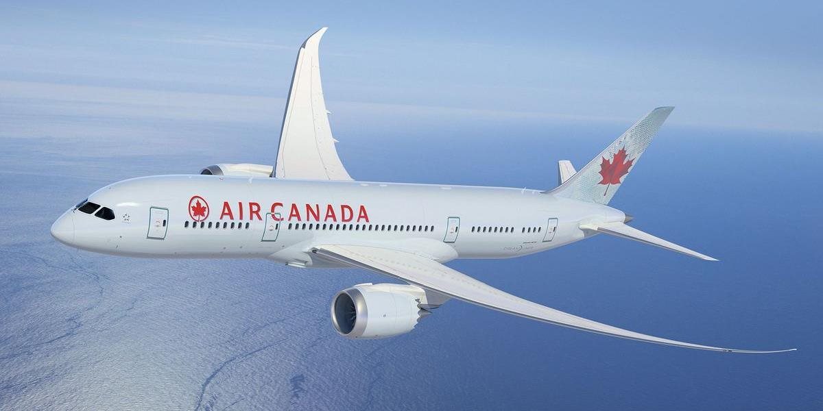 Lietadlo smerujúce do Toronta sa muselo vrátiť na londýnske letisko a núdzovo pristáť