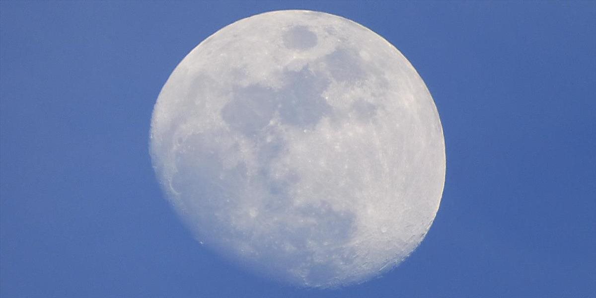 Už budúci rok by mali na Mesiac letieť prví turisti: Takmer celý let si zaplatia sami