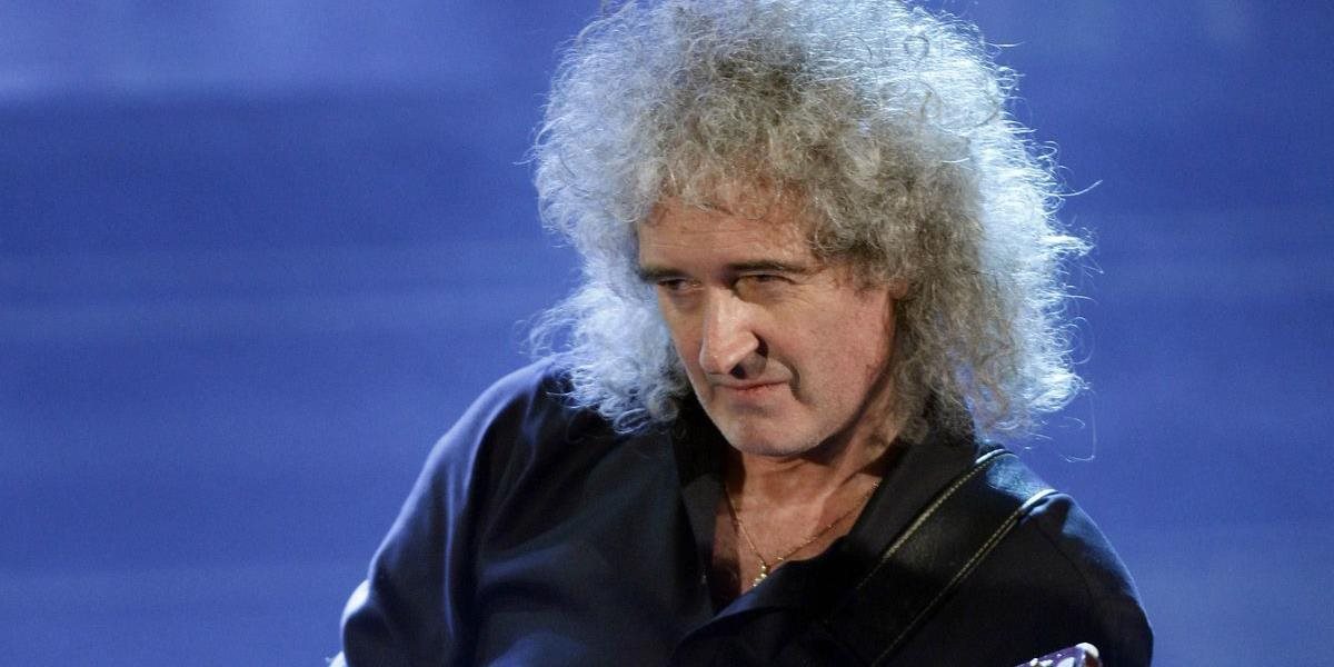 Gitarista legendárnej skupiny Queen vstupuje do radov sedemdesiatnikov, na krbovej gitare nahral všetky známe platne skupiny