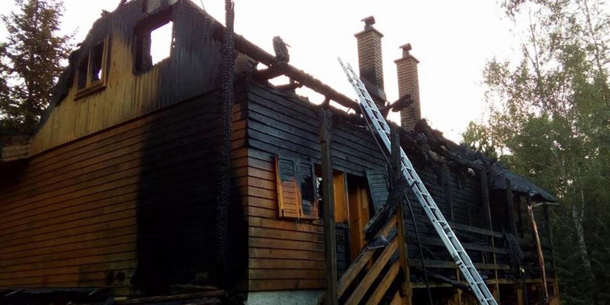 FOTO V Terchovej sa stala tragédia: Požiar chaty si vyžiadal troch mŕtvych
