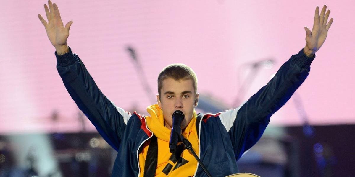 Spevák Justin Bieber dostal zákaz vystupovať