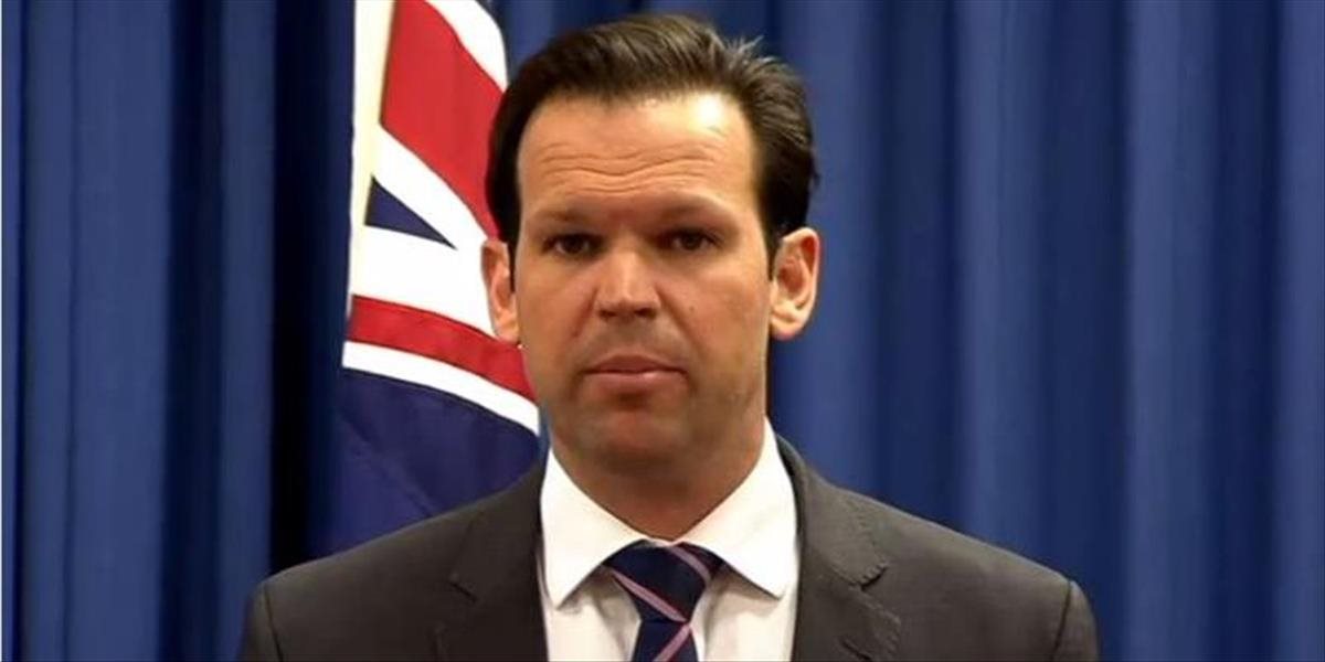 VIDEO Australský minister odstúpil po tom, ako mu matka prezradila pravdu o jeho totožnosti