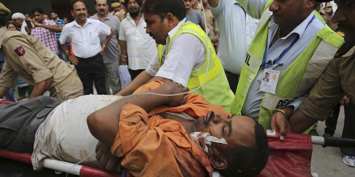 V Indii sa zrútila budova: Zahynulo najmenej 12 ľudí